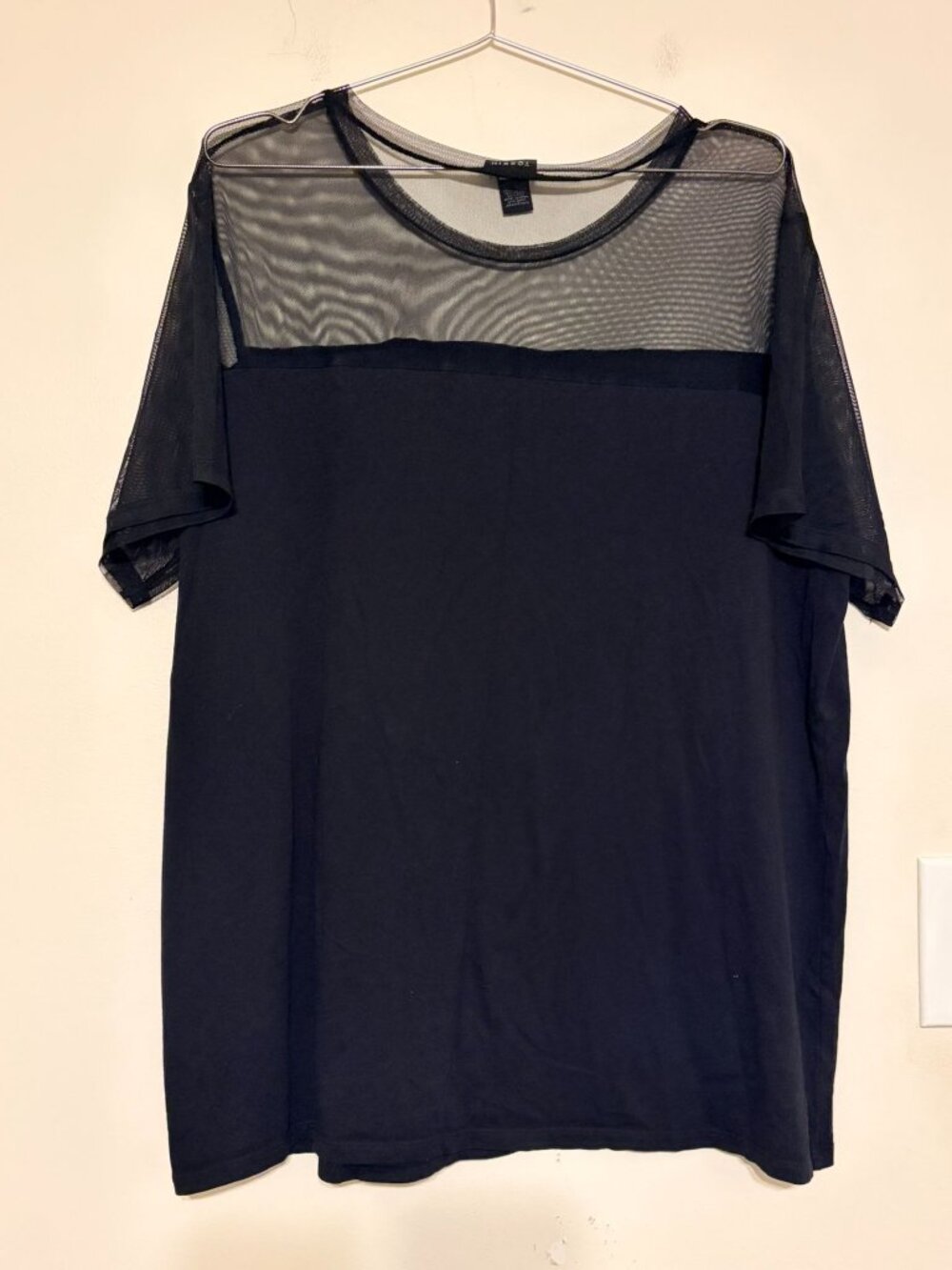 Torrid Black Red Mesh Snake Rose Pullover T-Shirt Blouse Size 1 1X - Picture 4 of 4